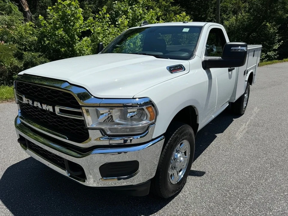 2024 Ram 2500 - Image 3 of 12