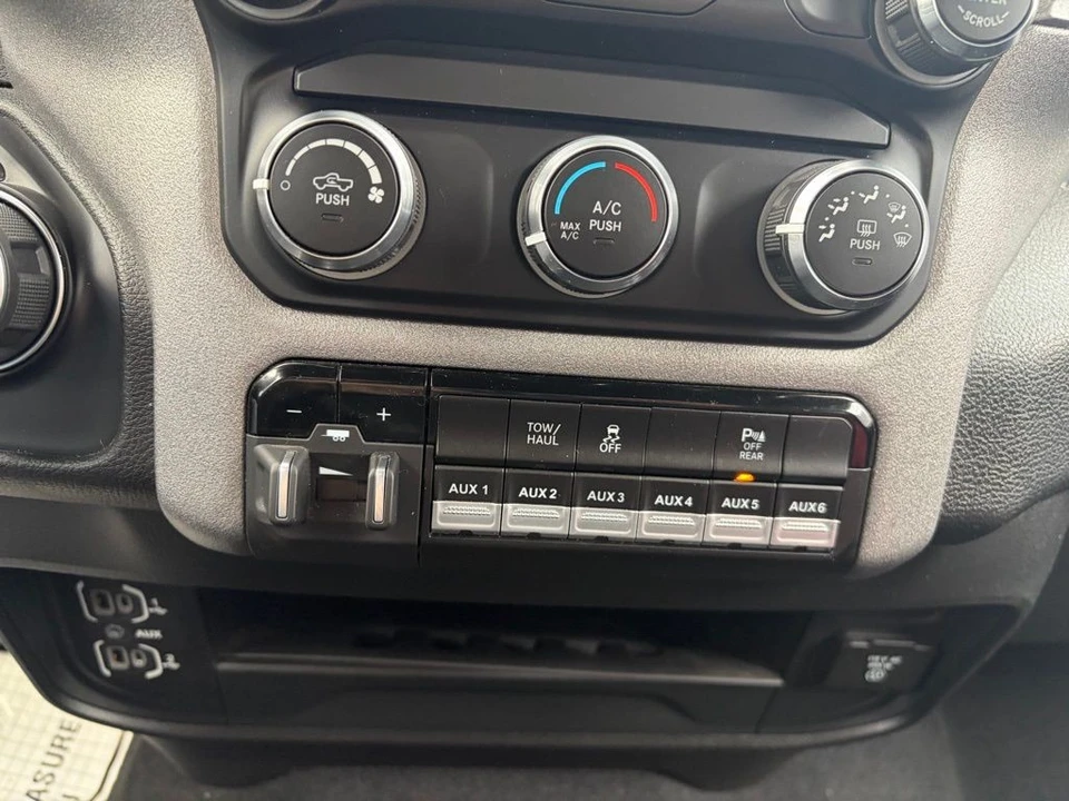 2024 Ram 2500 - Image 14 of 19