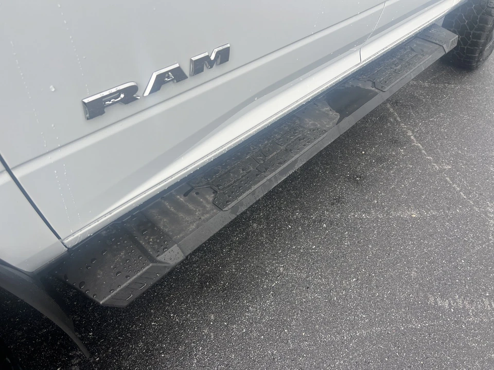 2024 Ram 3500 - Image 17 of 31