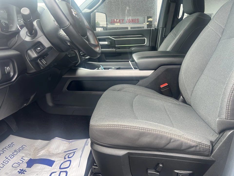 2024 Ram 3500 - Image 25 of 31