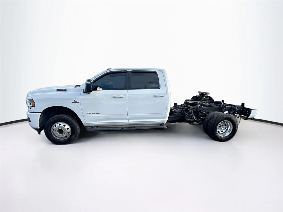 2024 Ram 3500 - Image 4 of 8