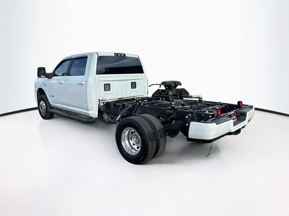 2024 Ram 3500 - Image 5 of 8