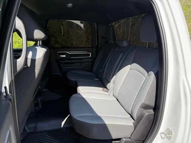 2024 Ram 3500 - Image 16 of 30