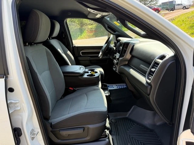 2024 Ram 3500 - Image 18 of 30