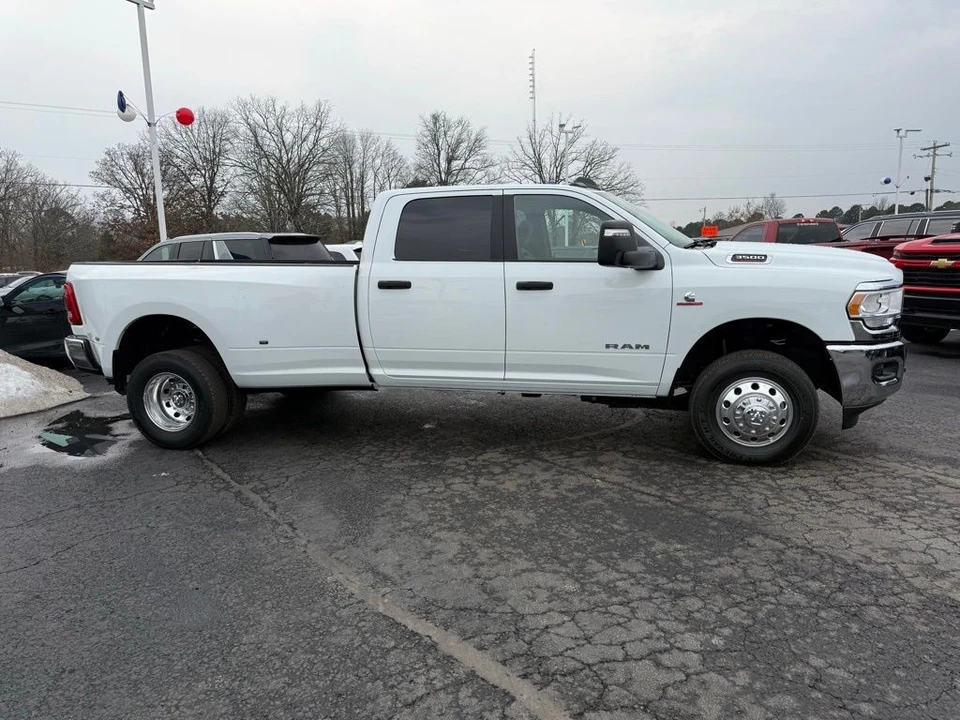 2024 Ram 3500 - Image 4 of 12