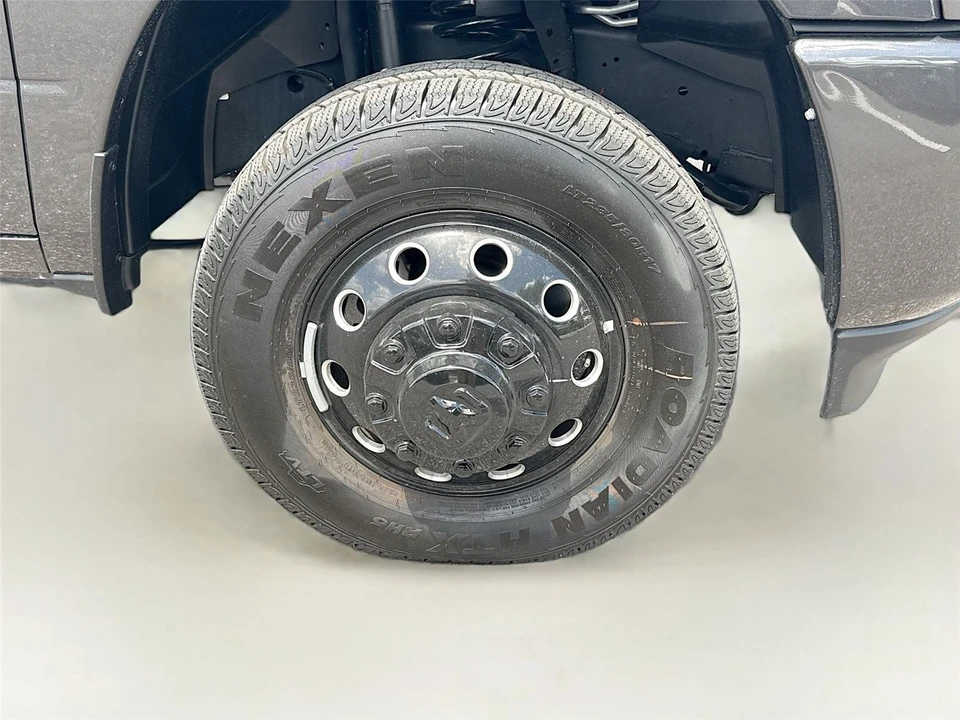 2024 Ram 3500 - Image 26 of 31