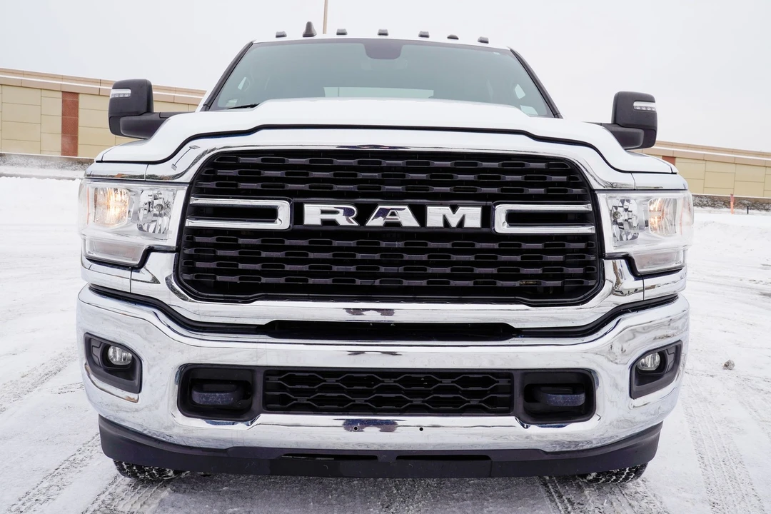 2024 Ram 3500 - Image 9 of 12