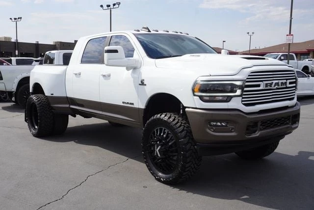 2024 Ram 3500 - Image 16 of 31