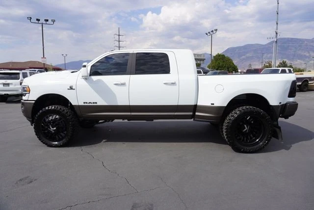 2024 Ram 3500 - Image 9 of 31