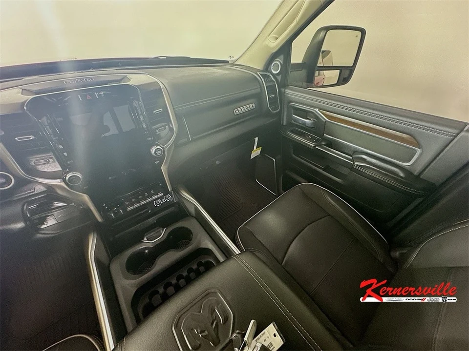 2024 Ram 3500 - Image 11 of 12