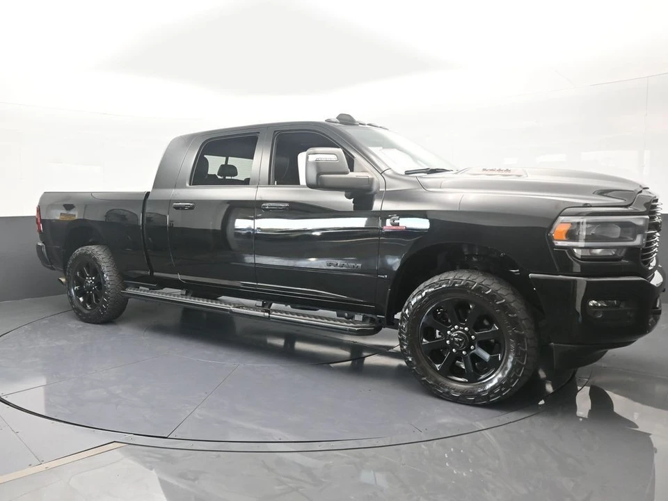2024 Ram 3500 - Image 8 of 12
