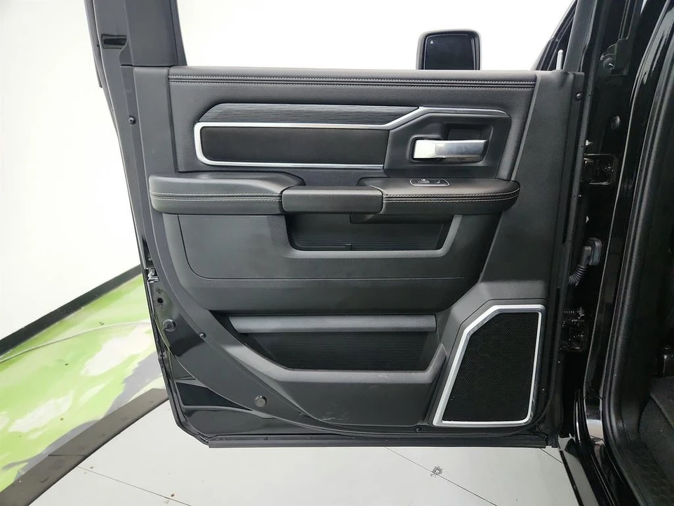 2024 Ram 3500 - Image 24 of 31