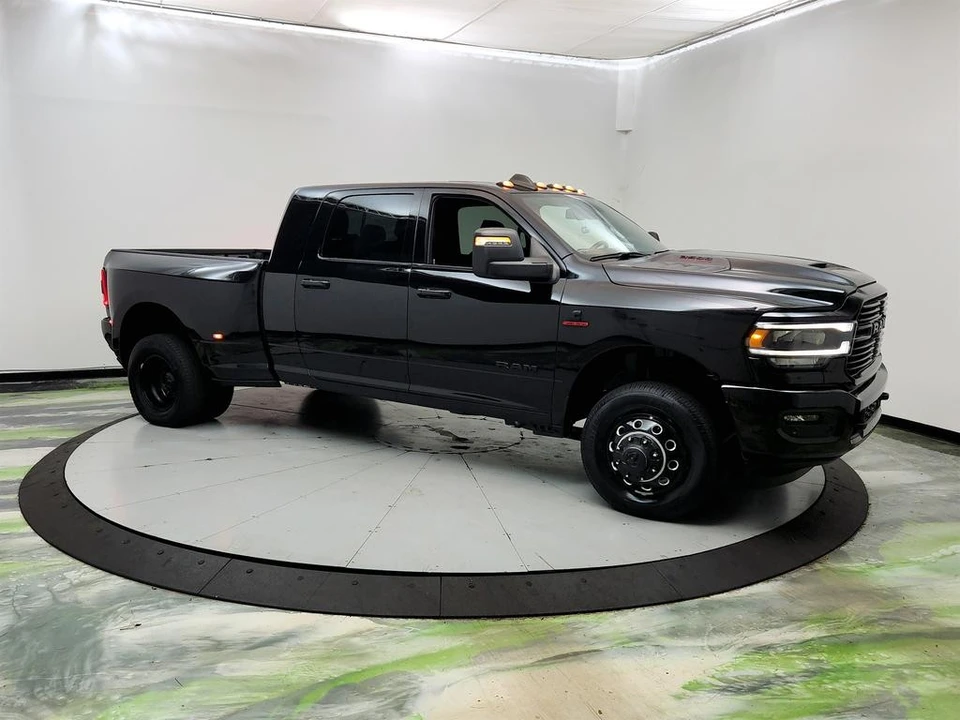 2024 Ram 3500 - Image 3 of 31
