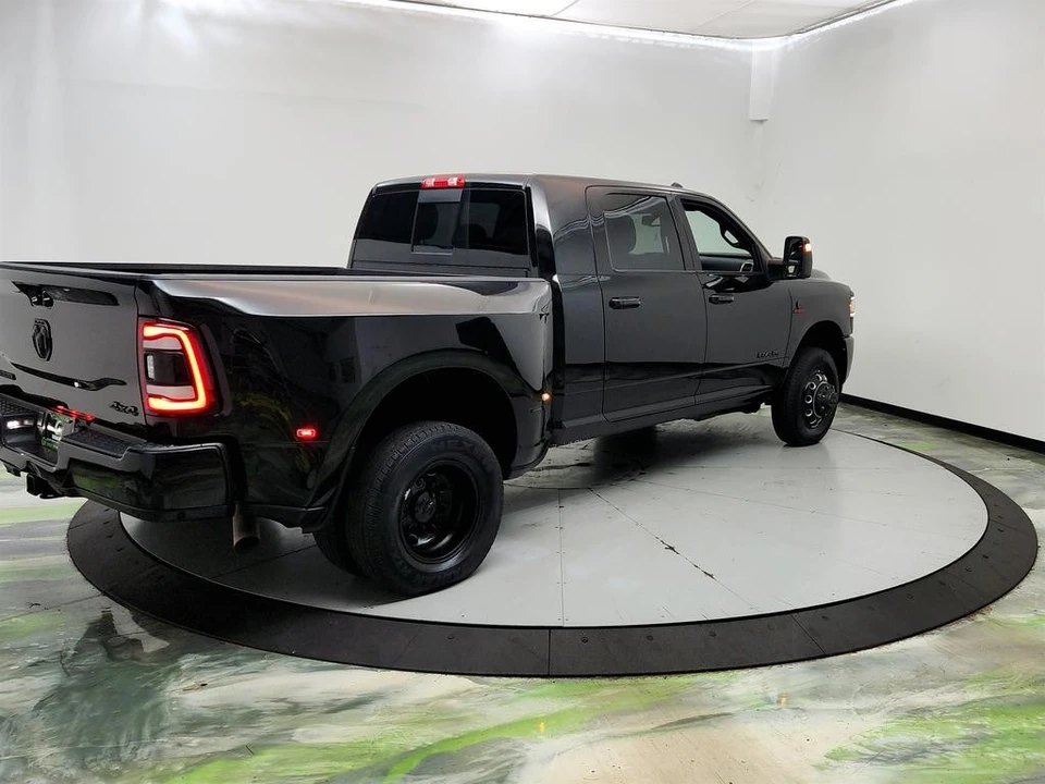 2024 Ram 3500 - Image 5 of 31