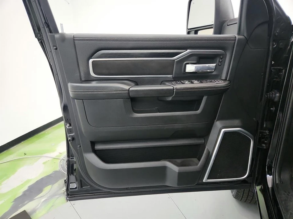 2024 Ram 3500 - Image 22 of 31
