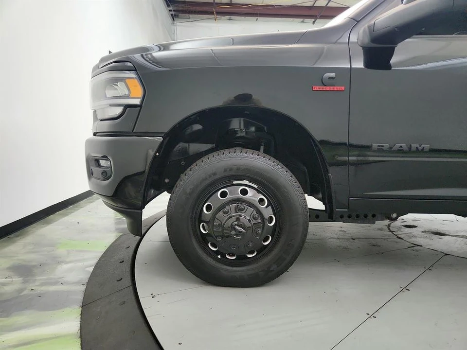 2024 Ram 3500 - Image 30 of 31