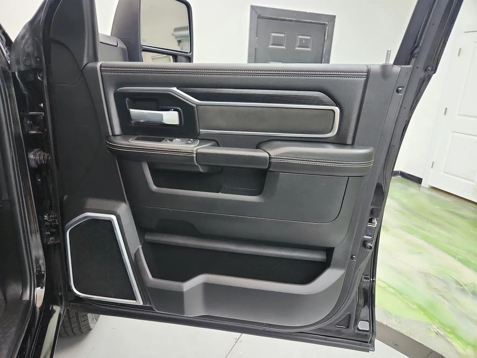 2024 Ram 3500 - Image 27 of 31