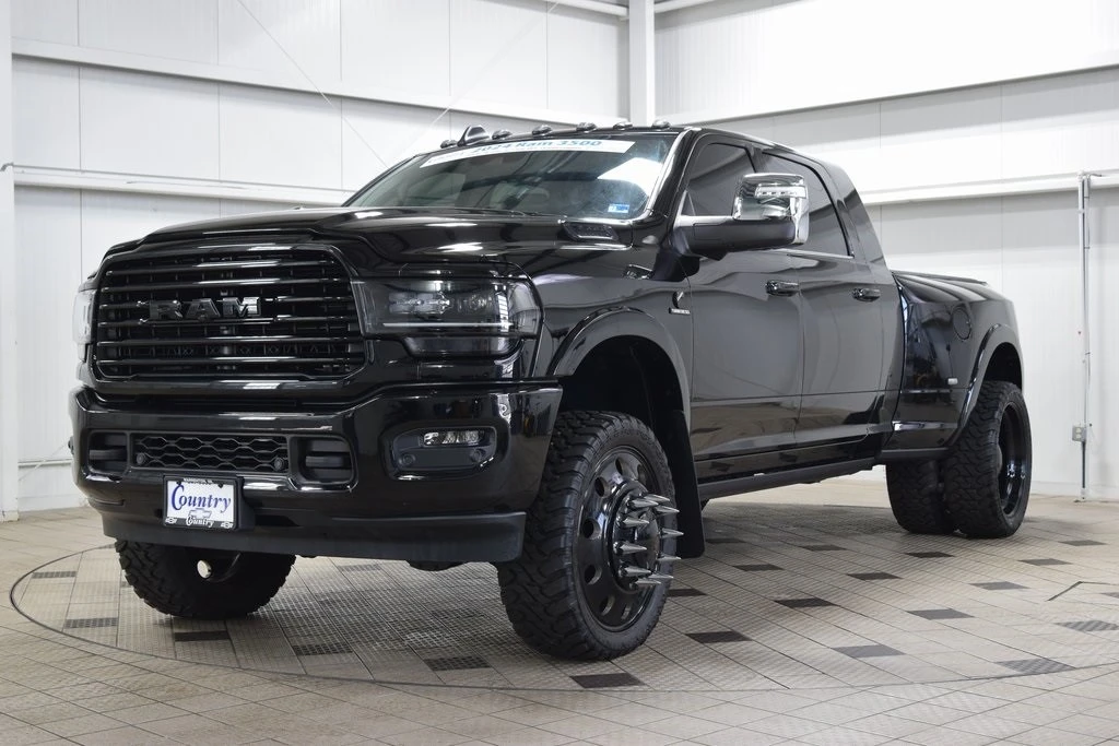 2024 Ram 3500 - Image 3 of 12