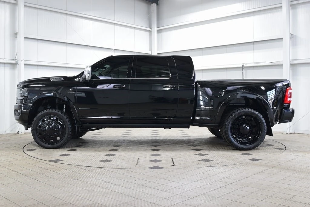 2024 Ram 3500 - Image 4 of 12