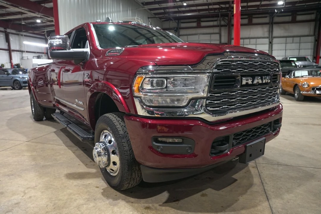2024 Ram 3500 - Image 12 of 31
