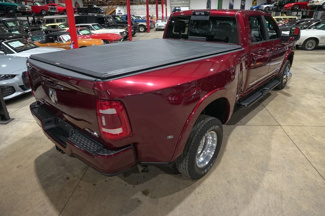 2024 Ram 3500 - Image 17 of 31