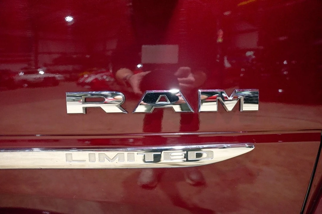 2024 Ram 3500 - Image 27 of 31