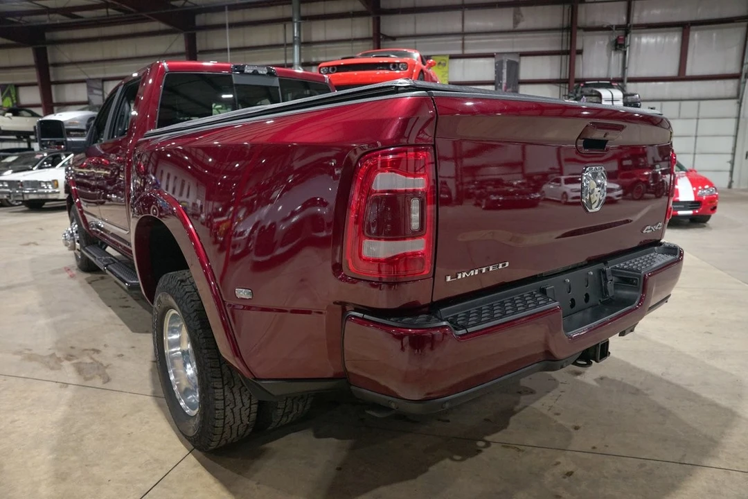 2024 Ram 3500 - Image 6 of 31