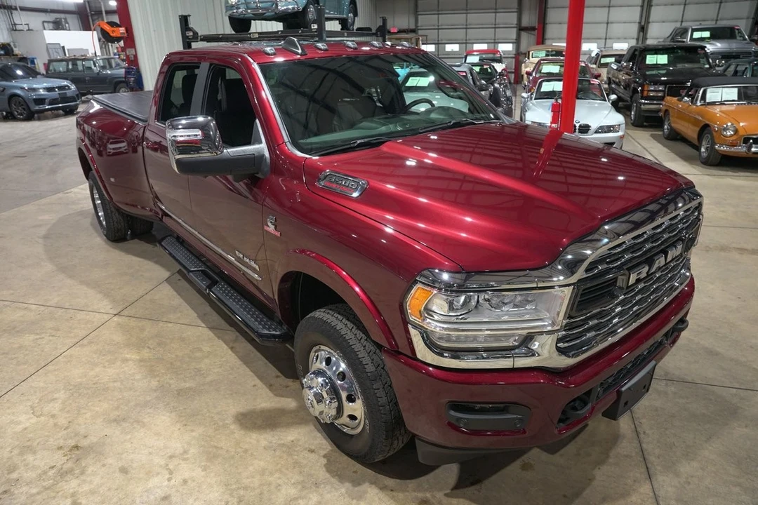 2024 Ram 3500 - Image 14 of 31