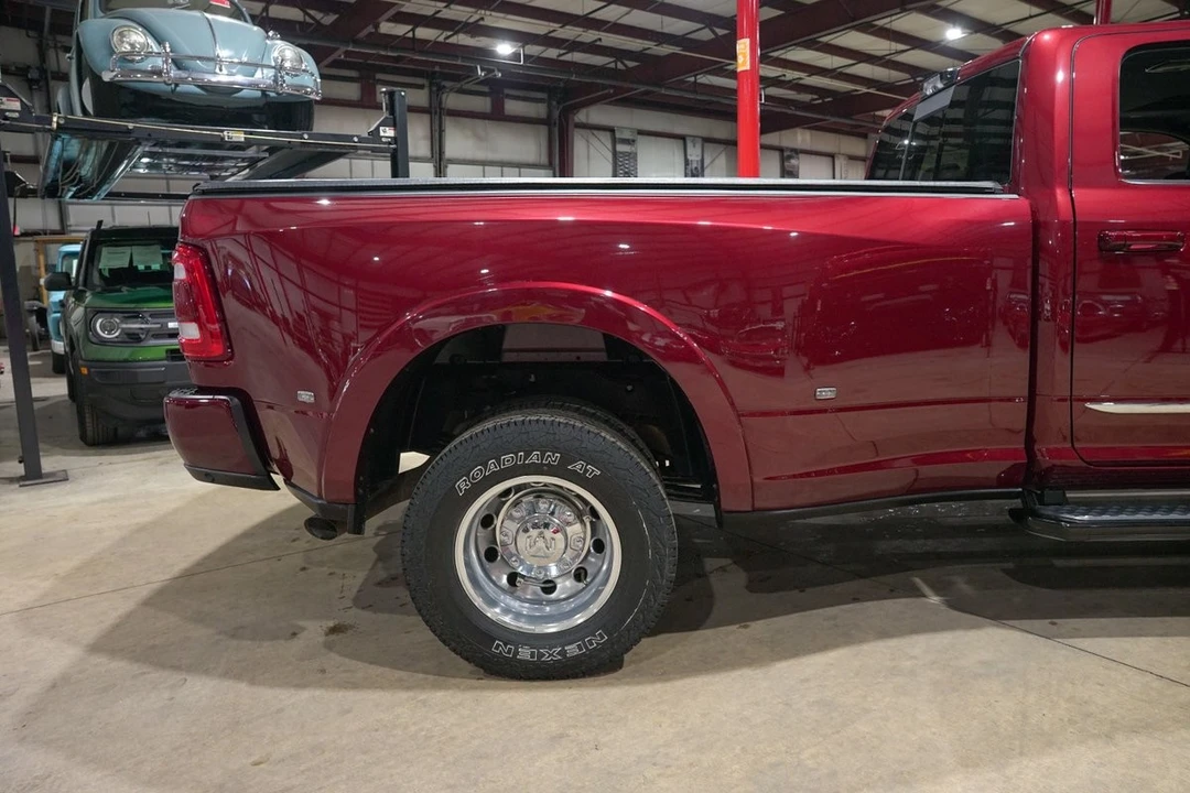 2024 Ram 3500 - Image 9 of 31