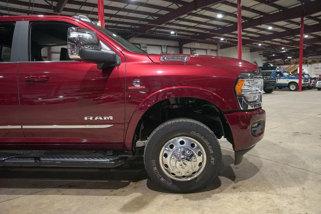 2024 Ram 3500 - Image 11 of 31