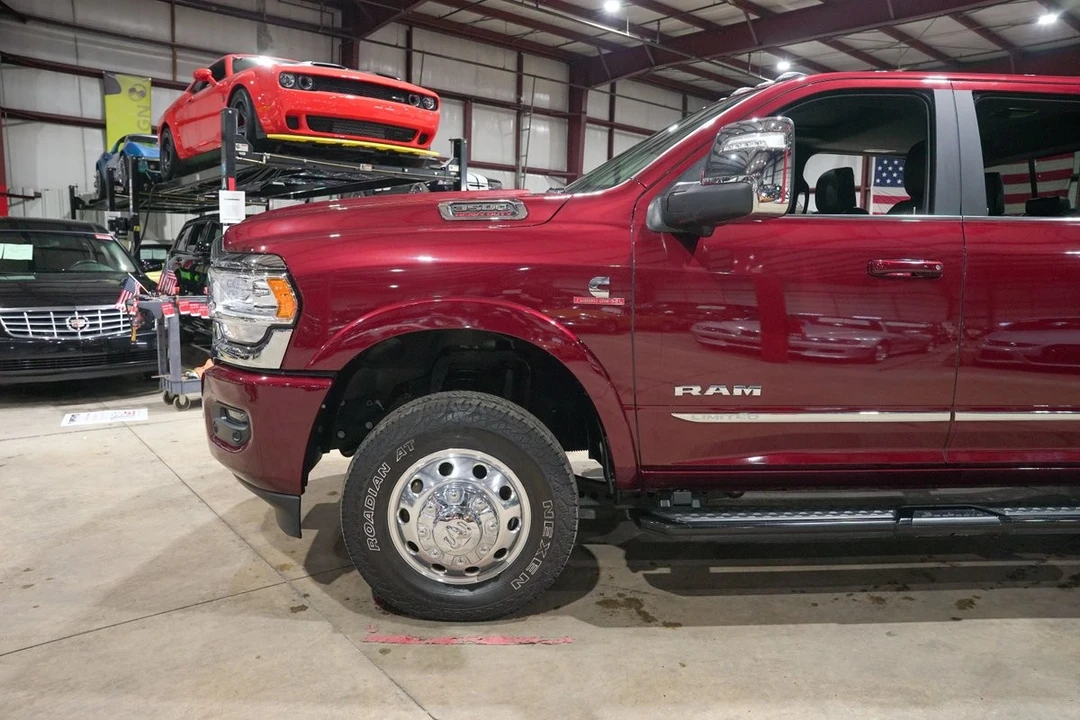 2024 Ram 3500 - Image 3 of 31