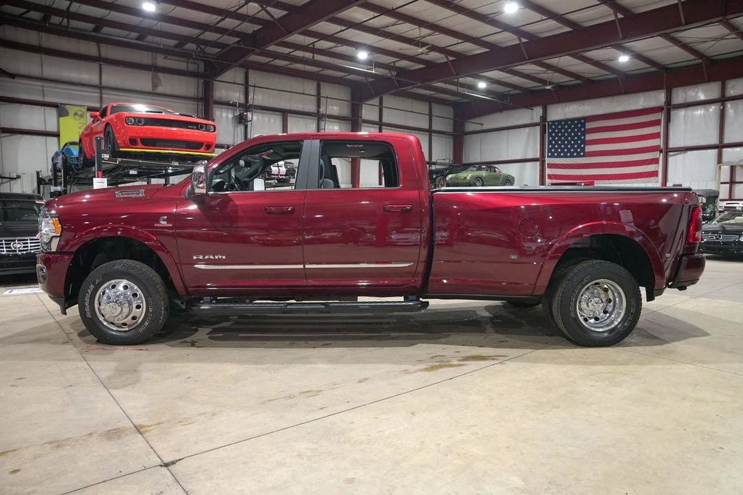 2024 Ram 3500 - Image 4 of 31