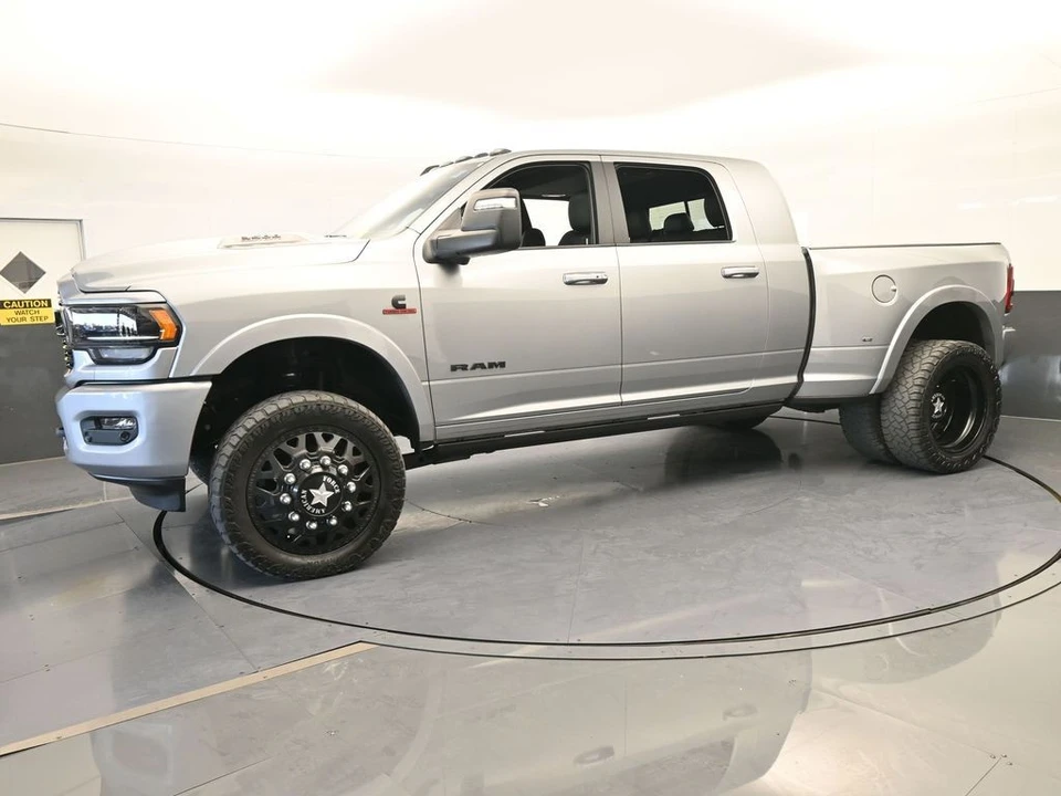 2024 Ram 3500 - Image 2 of 12