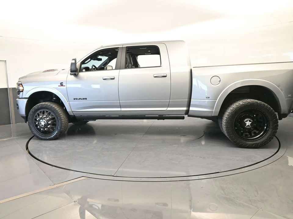 2024 Ram 3500 - Image 3 of 12
