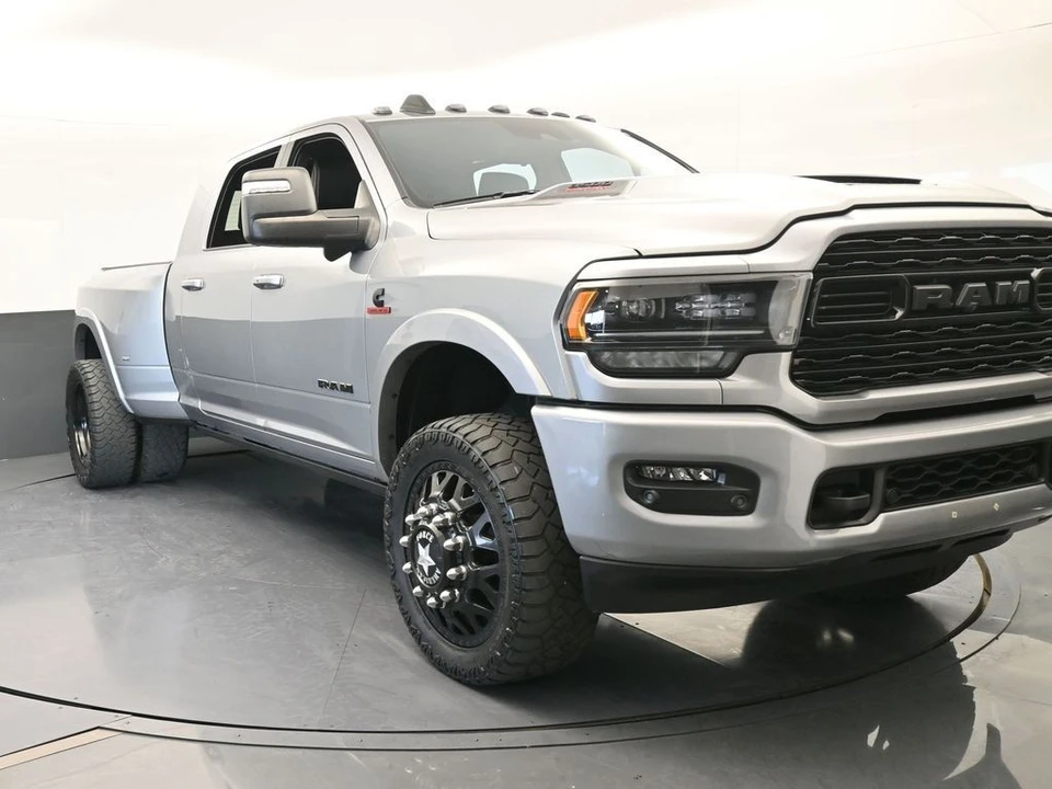 2024 Ram 3500 - Image 9 of 12