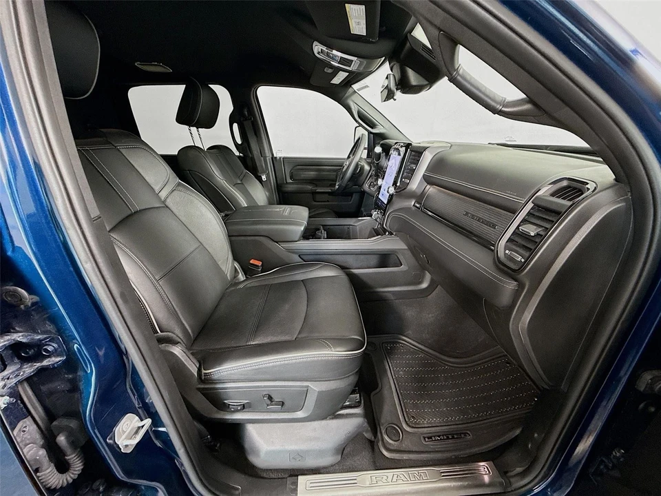 2024 Ram 3500 - Image 23 of 31