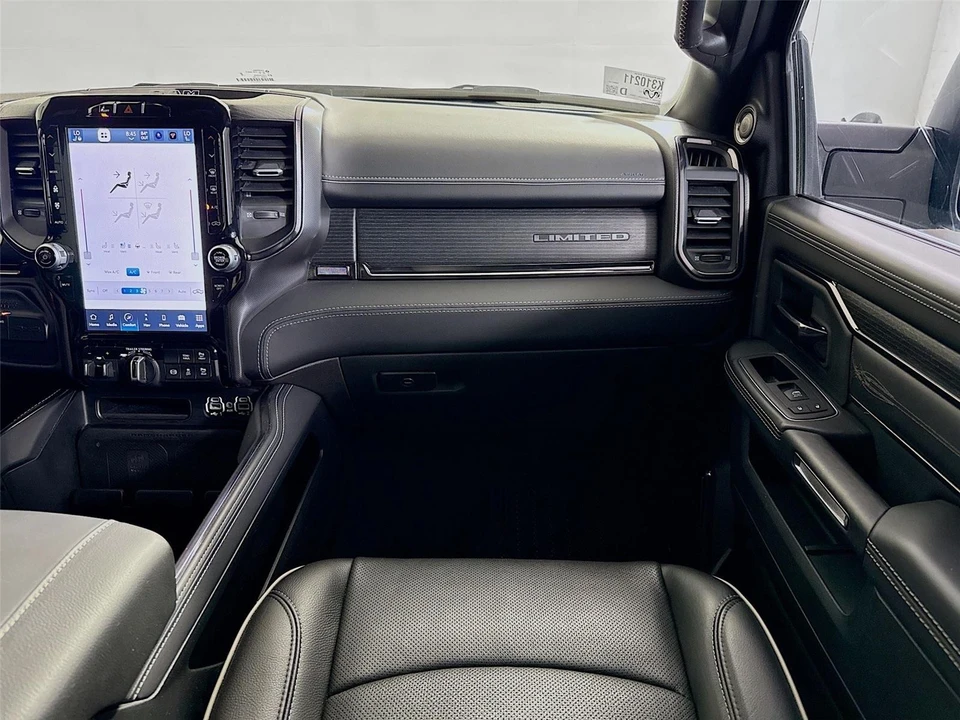 2024 Ram 3500 - Image 24 of 31