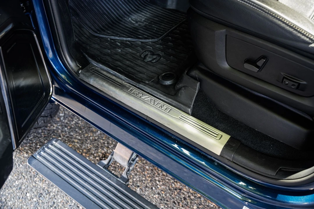2024 Ram 3500 - Image 23 of 31