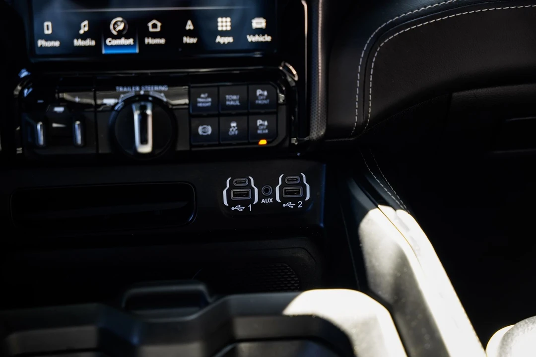 2024 Ram 3500 - Image 16 of 31