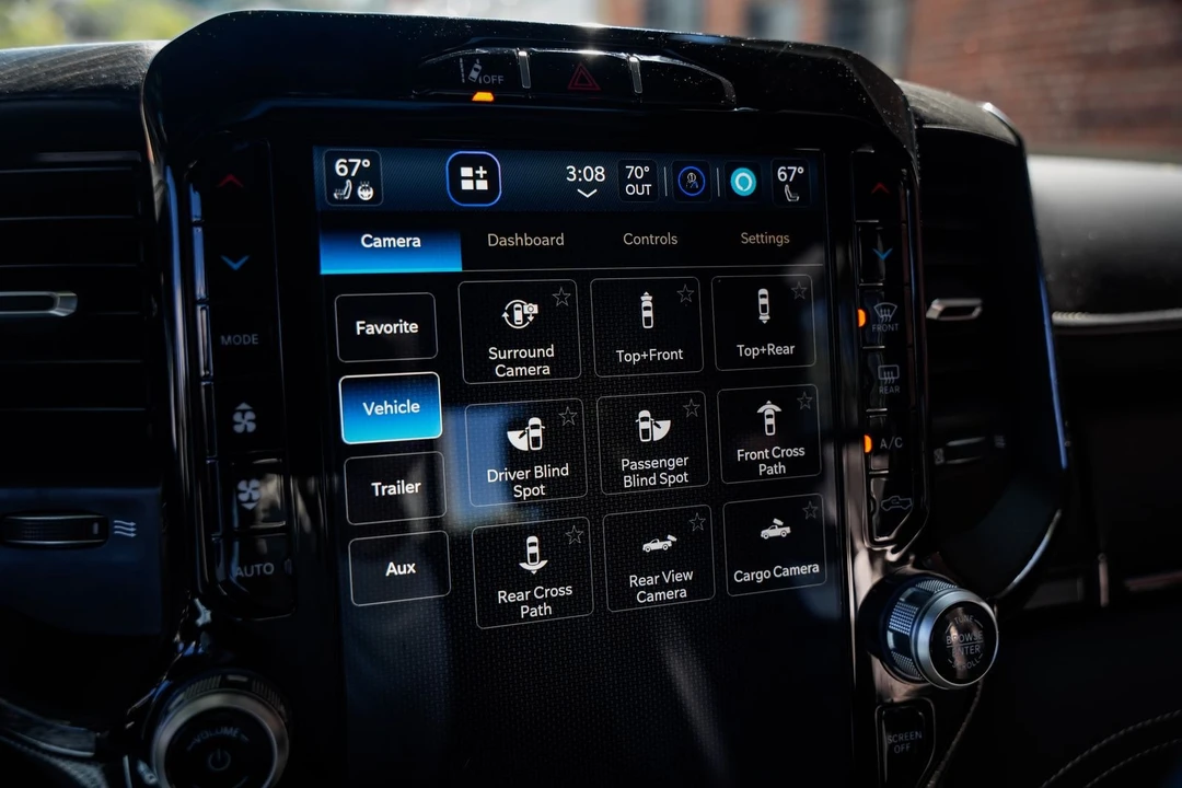 2024 Ram 3500 - Image 13 of 31