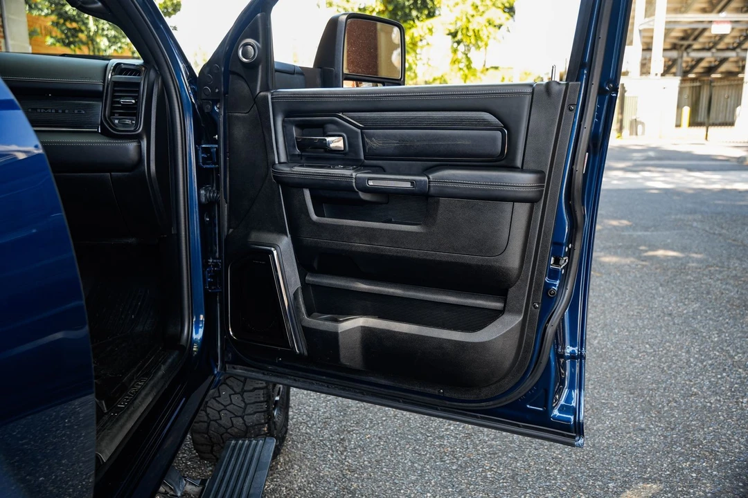2024 Ram 3500 - Image 25 of 31
