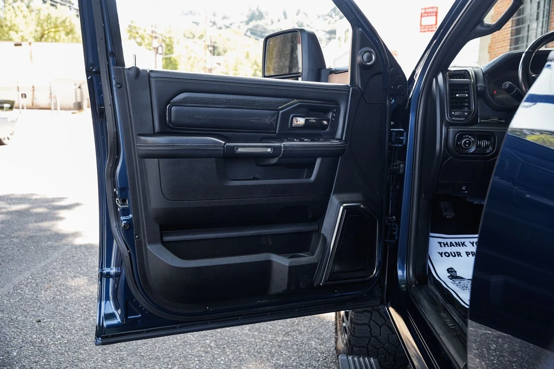 2024 Ram 3500 - Image 24 of 31
