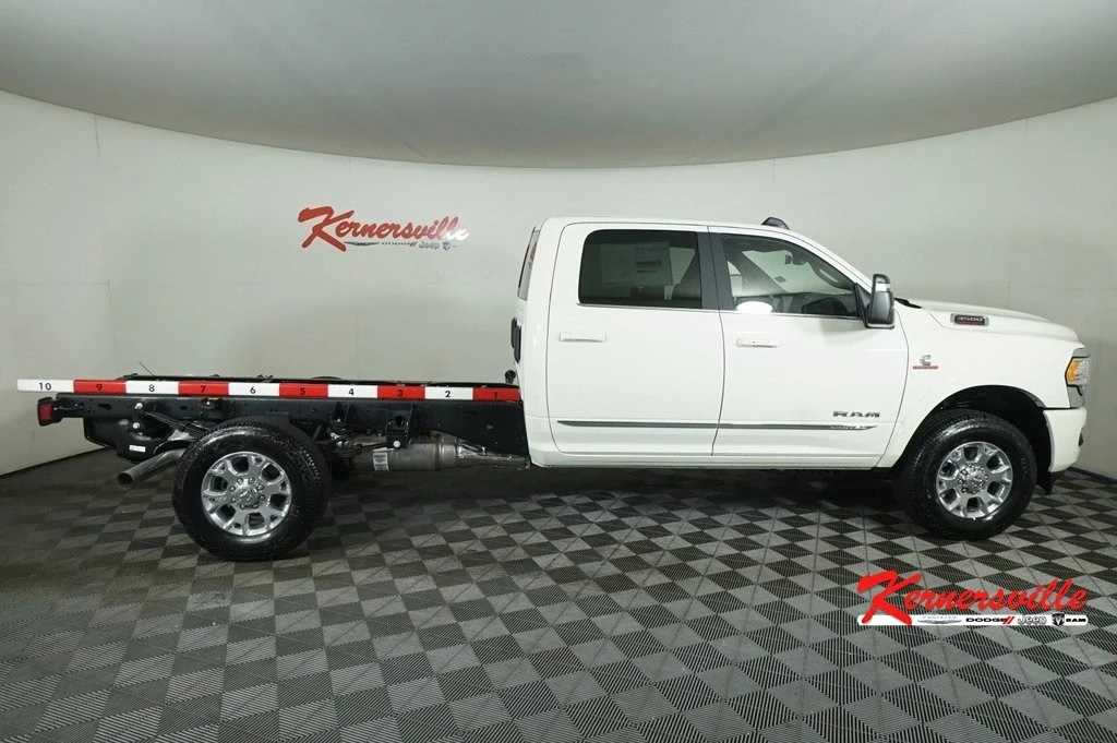 2024 Ram 3500 - Image 9 of 21