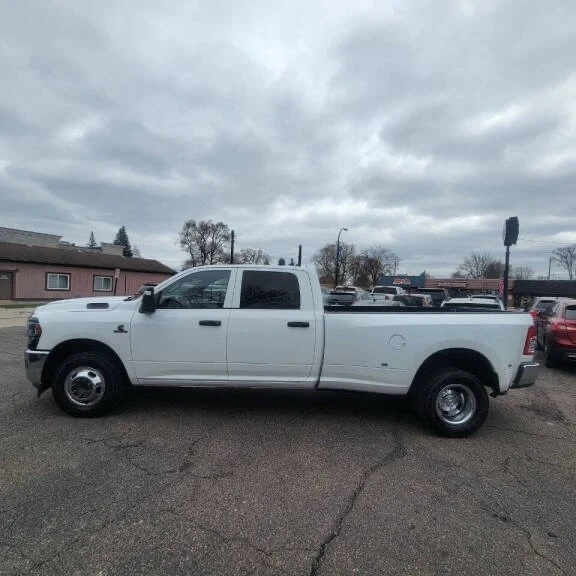 2024 Ram 3500 - Image 7 of 16