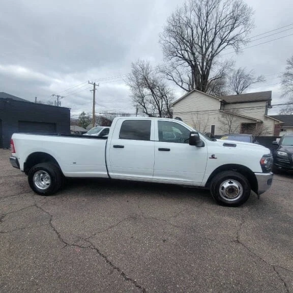 2024 Ram 3500 - Image 8 of 16