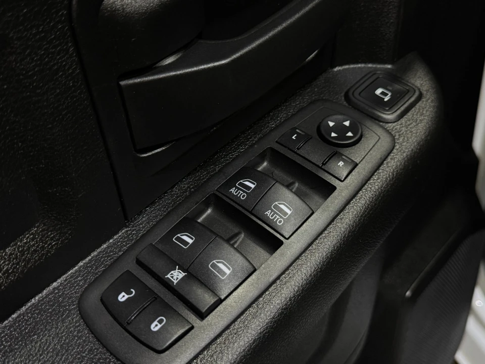 2024 Ram 3500 - Image 28 of 31