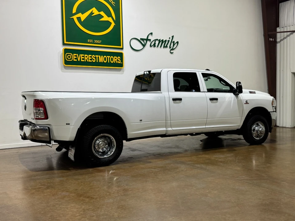 2024 Ram 3500 - Image 8 of 31
