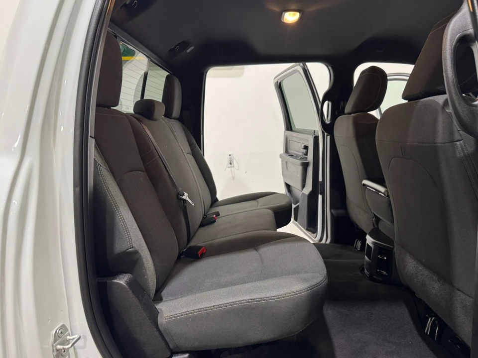 2024 Ram 3500 - Image 16 of 31