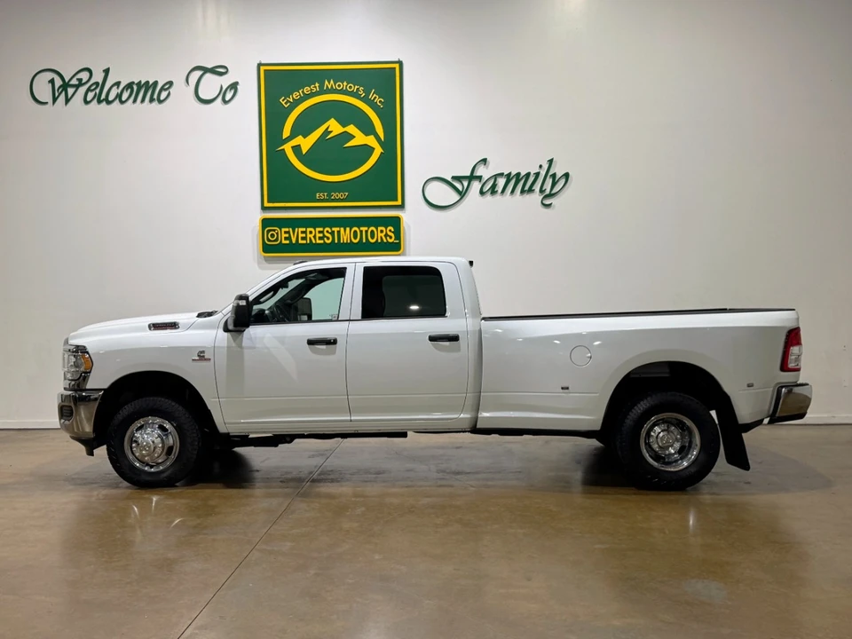 2024 Ram 3500 - Image 5 of 31
