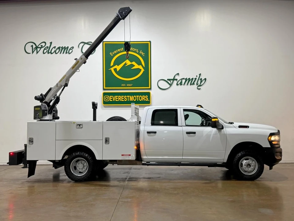 2024 Ram 3500 - Image 12 of 31